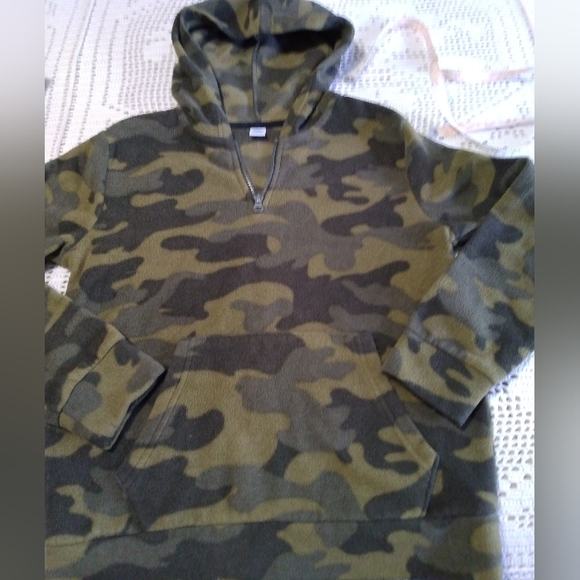 Old Navy Fleece Camo Hoodie size L (10-12)     6-024 - Picture 3 of 4